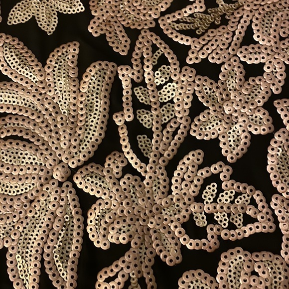 Romeo & Juliet Couture - Picture 2 of 5